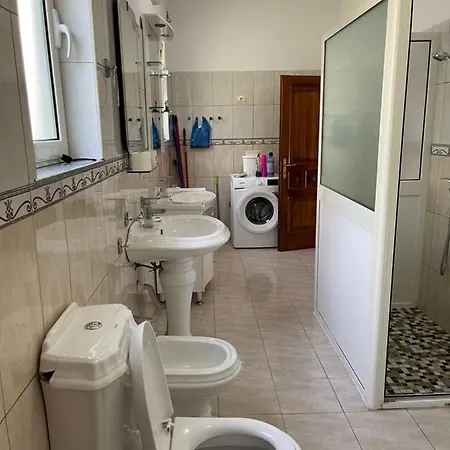 Shtepia E Adit Holiday home Shkoder