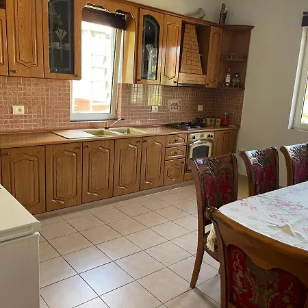 Shtepia E Adit Holiday home