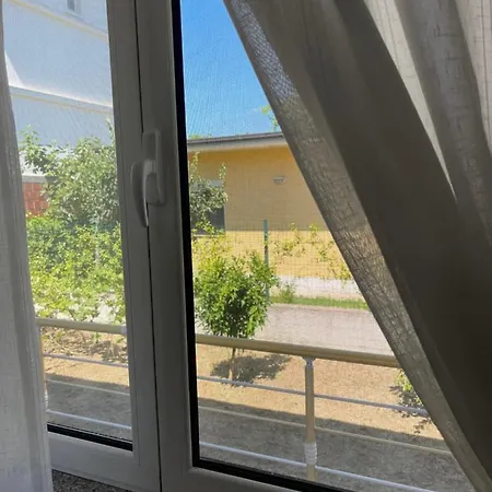 Shtepia E Adit Ferienhaus *